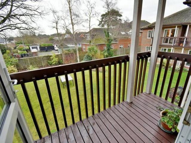Room for sale in Tricketts Cross, Ferndown