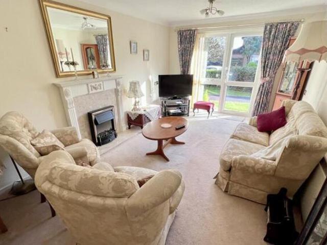 Room for sale in Tricketts Cross, Ferndown