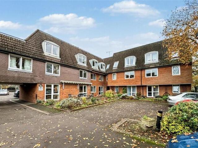 Room for sale in Fole, Surrey