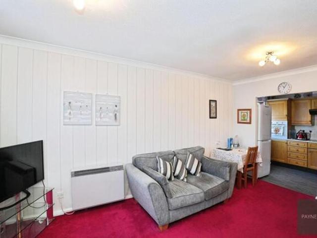 Room for sale in Gants Hill, Greater London