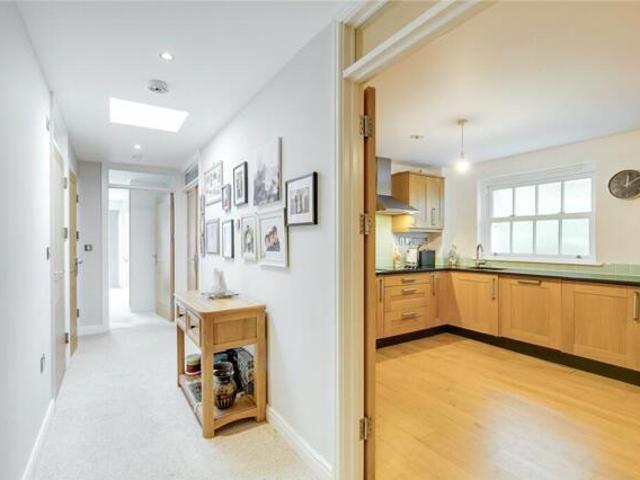 Room for sale in Knebworth, King's Walden