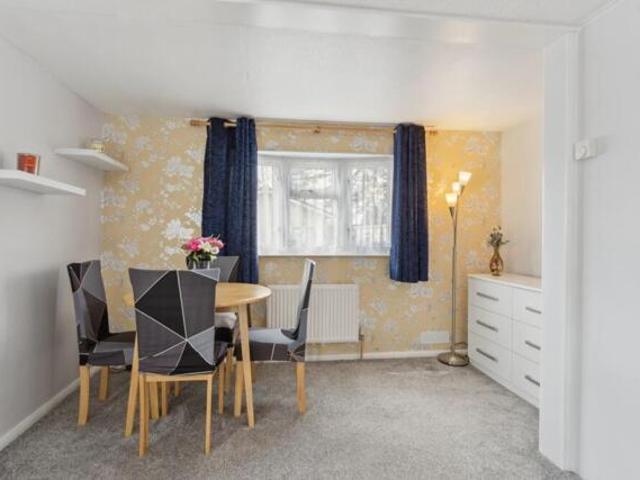Room for sale in Wexham, George Green