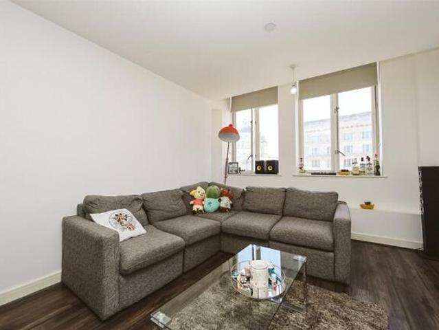 Room for sale in Waterfront, Calderstones