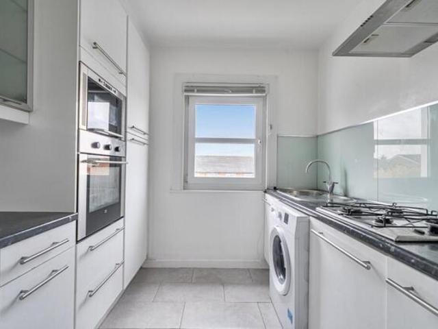 Room for sale in London Borough of Croydon, Selhurst