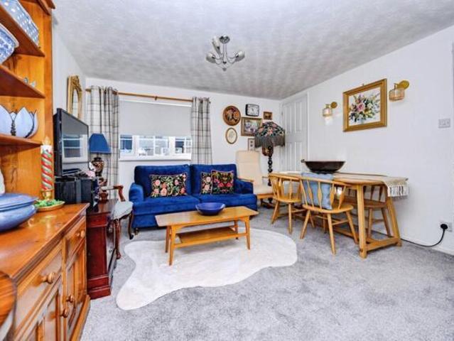 Room for sale in Spring Park, Luton