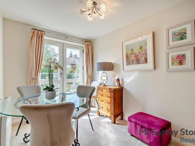 Room for sale in Savile Park, Halifax