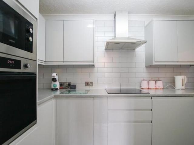Room for sale in Emmbrook, Wokingham