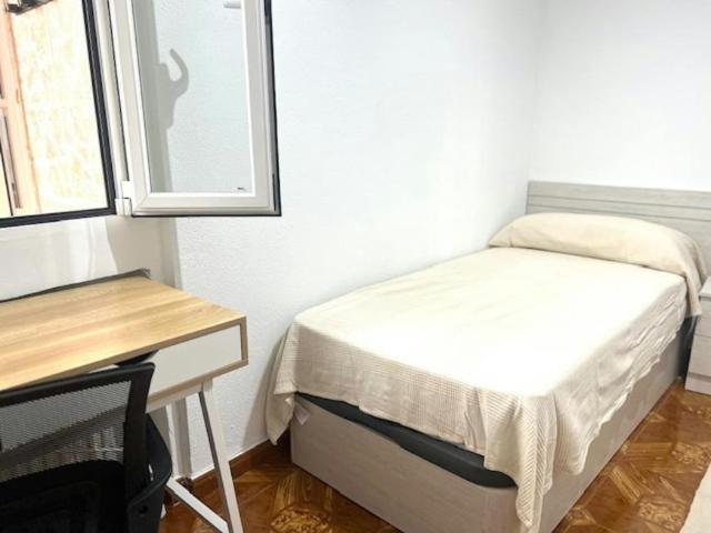 Habitación en alquiler en La Avanzada - La Cueva, Fuenlabrada