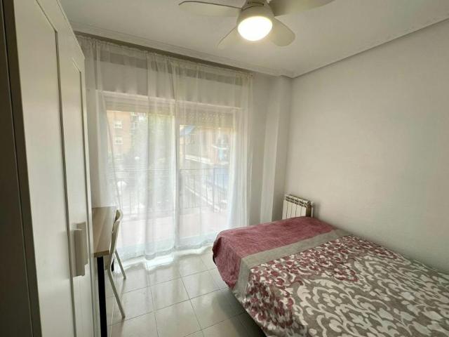 Habitación en alquiler en Zarzaquemada, Leganés