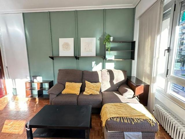 Habitación en alquiler en Las Gaunas, Logroño