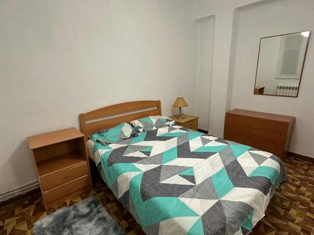Habitación en alquiler en Ballesteros, Logroño
