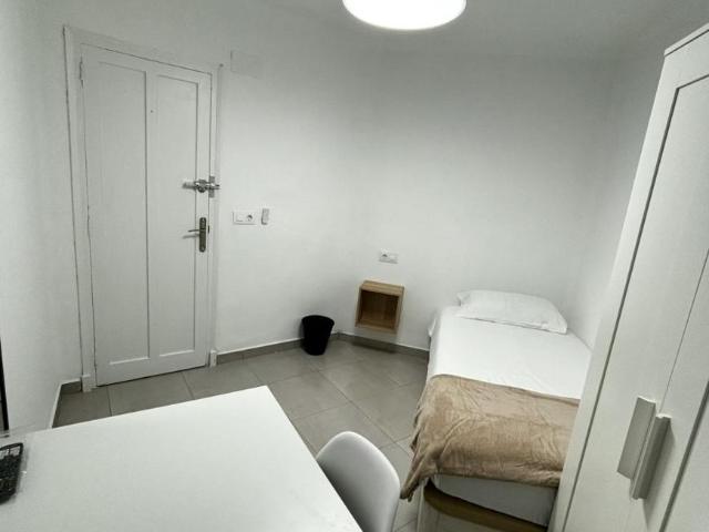 Habitación en alquiler en Ascensión Chirivella, l'Horta Sud