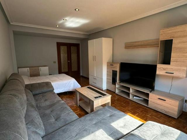 Habitación en alquiler en Fozaneldi, Oviedo