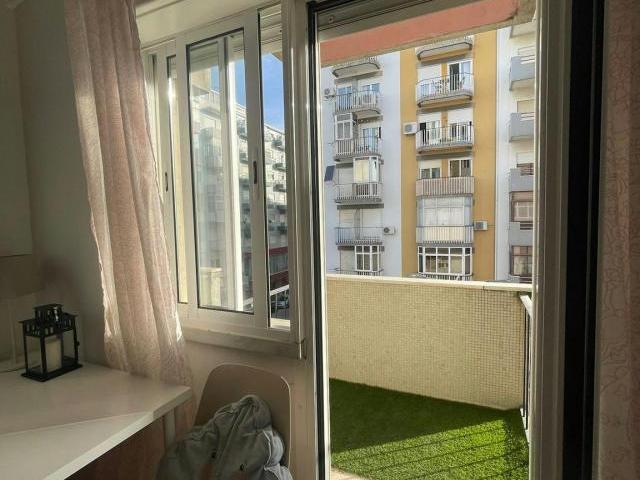 Quarto alugar em Ginjal, Almada
