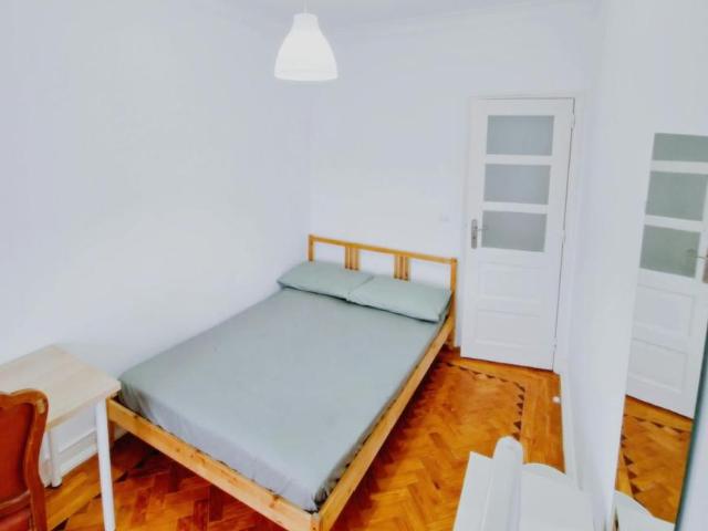 Quarto alugar em Cova da Piedade, Almada