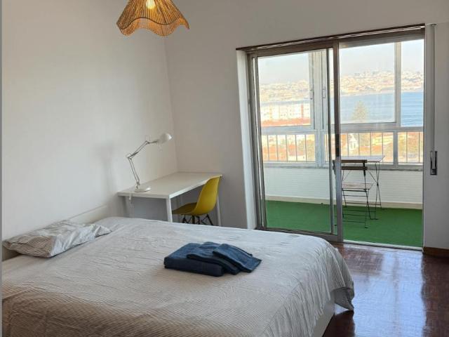 Quarto alugar em Cacilhas, Almada