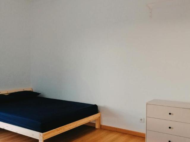 Quarto alugar em Cova da Piedade, Almada