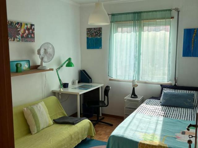 Quarto alugar em Almada, Setúbal