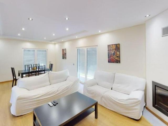 Quarto alugar em Almada, Setúbal