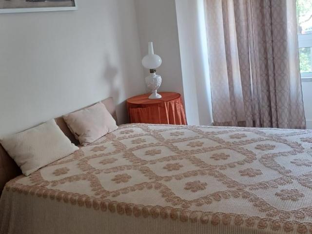 Room alugar em Carnaxide, Outurela