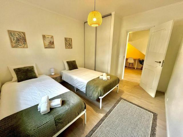 Quarto alugar em Avilhó, Porto