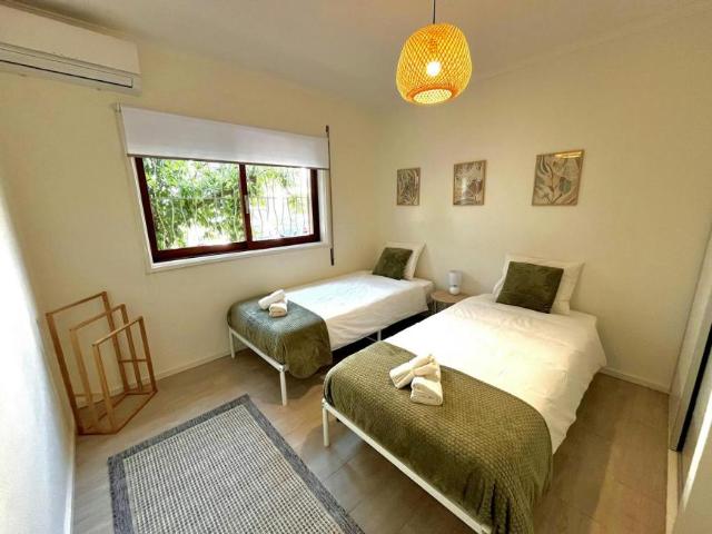 Quarto alugar em Avilhó, Porto