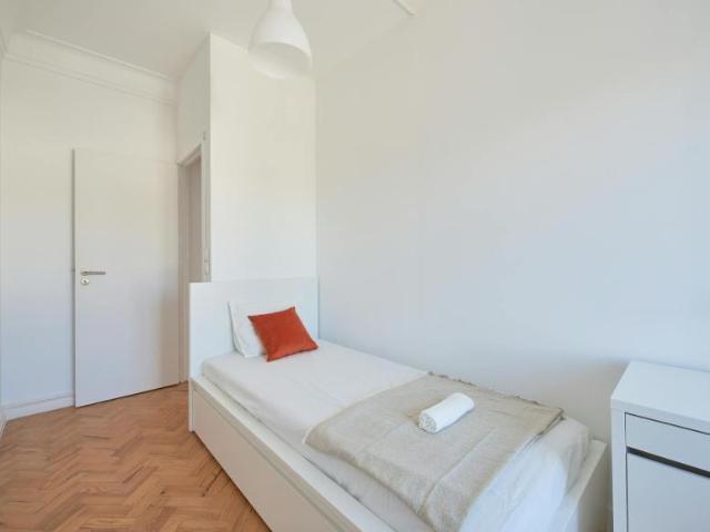 Quarto alugar em Bairro de São Miguel, Lisboa