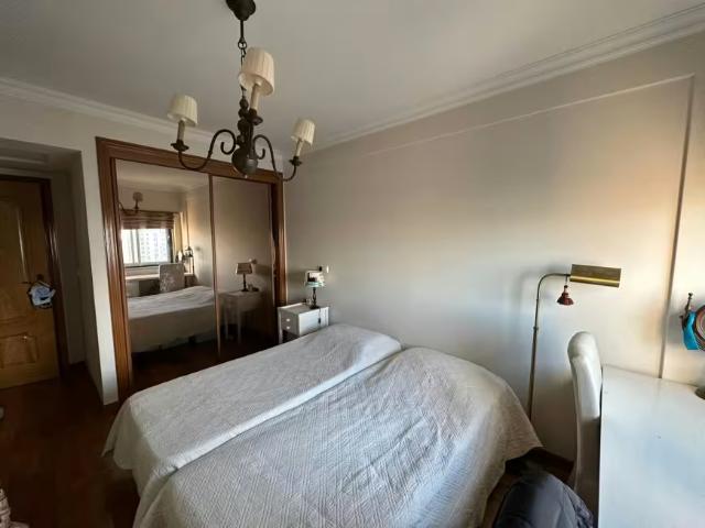 Quarto alugar em Santa Clara, Lisboa