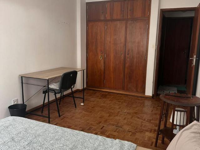 Quarto alugar em Picheleira, Lisboa