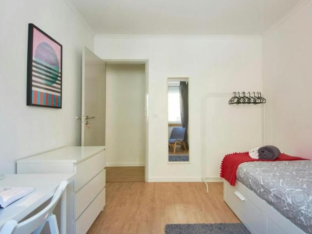 Quarto alugar em Bairro Lopes, Lisboa