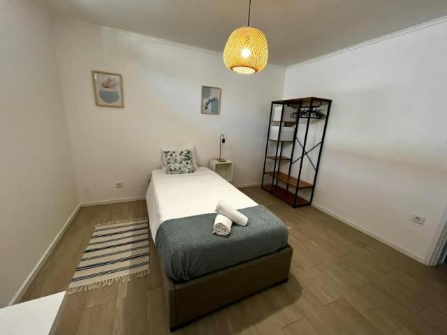 Quarto alugar em Avilhó, Porto