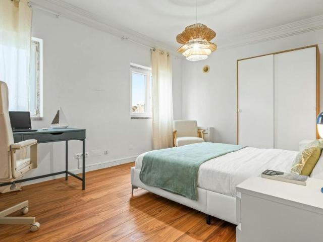 Quarto alugar em Oeiras, Lisboa