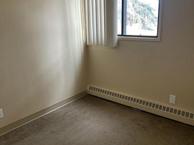 Room for rent in Airdrie, Alberta