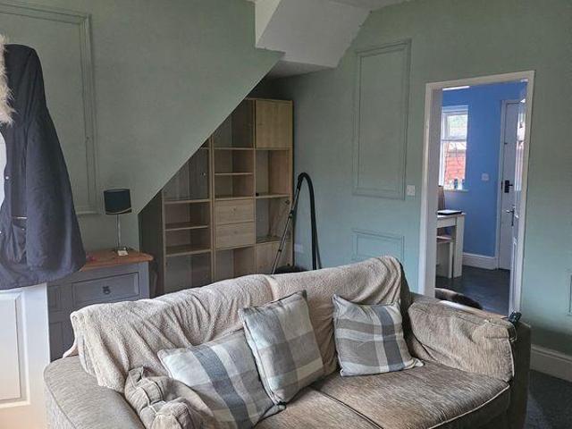 Room for rent in Lower Bebington, New Ferry