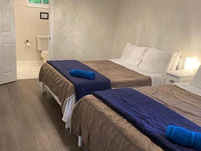 Room for rent in Burlington, Ontario