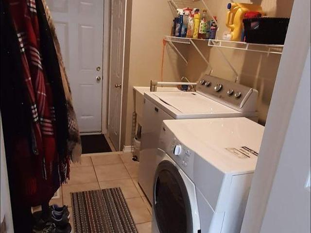 Room for rent in Burlington, Ontario