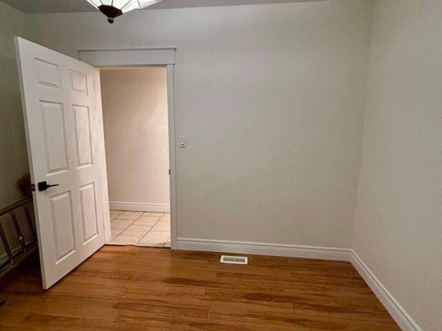 Room for rent in Ancaster, Ontario