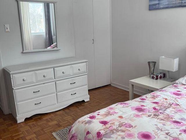 Room for rent in St. Leonard's, Quebec