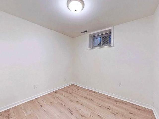 Room for rent in Woburn, Ontario