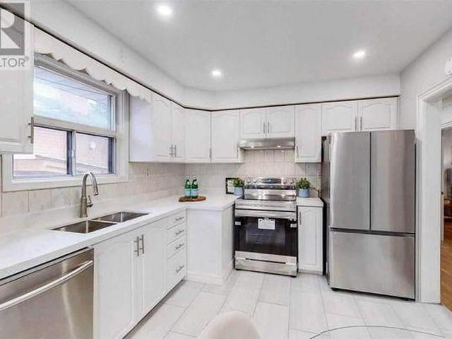 Room for rent in Woburn, Ontario