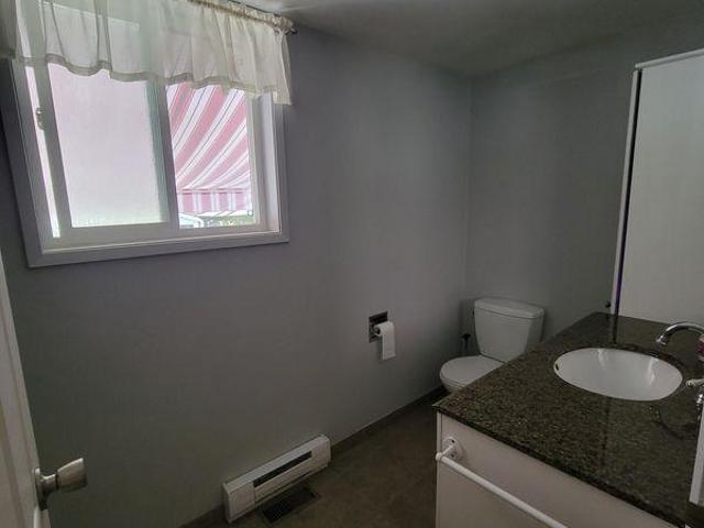 Room for rent in Victoria