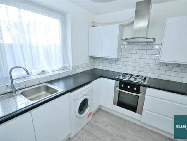 Room for sale in North Finchley, Isle Of Man