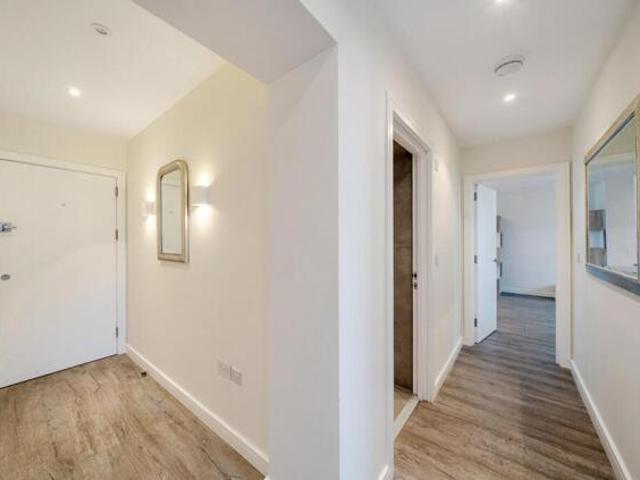 Room for sale in High Barnet, Isle Of Man