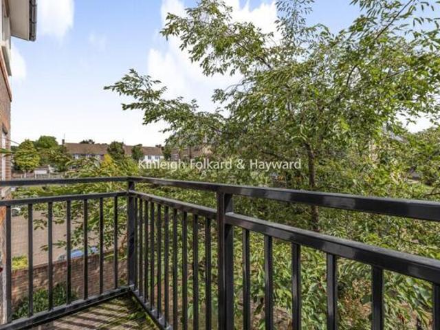 Room for sale in Southgate, Oakwood