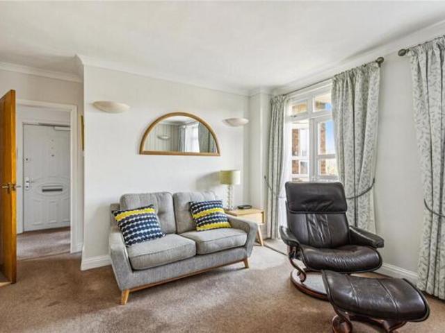 Room for sale in Notting Hill, Greater London