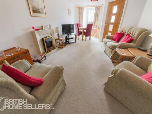 Room for sale in Bedford