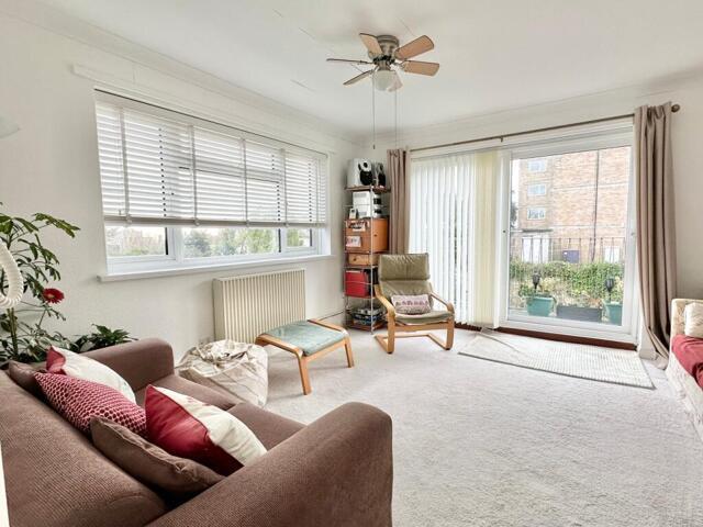 Room for sale in Old Town, Heathlands
