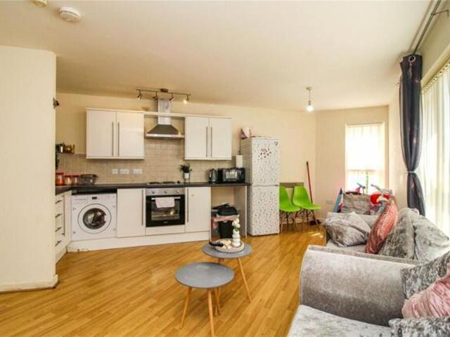 Room for sale in Calderstones