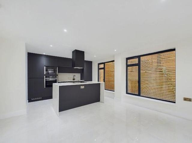 Room for sale in Elmstead, Greater London