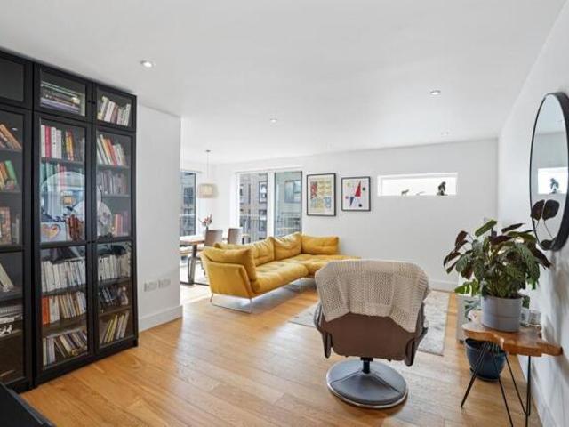 Room for sale in Arbury, Cambridgeshire